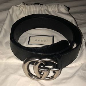 Gucci Black Leather Belt with Silver Double G